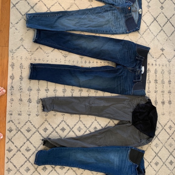 Maternity jean bundle - Picture 2 of 6